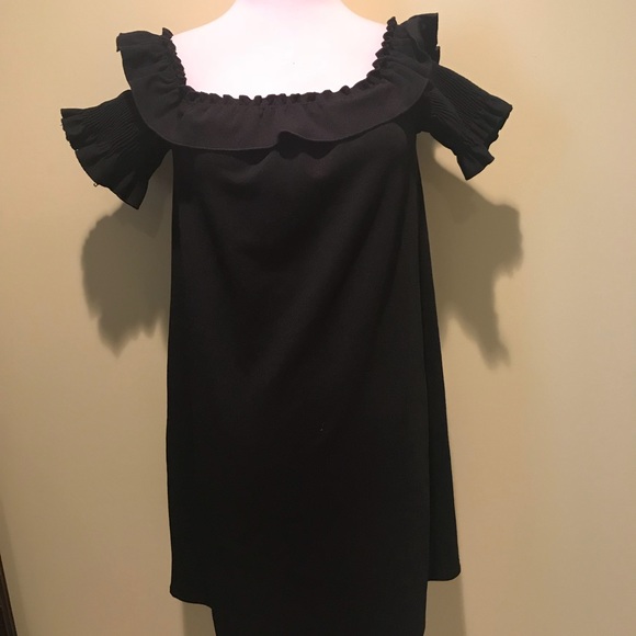 Zara Dresses & Skirts - Cute little loose fit dress from Zara